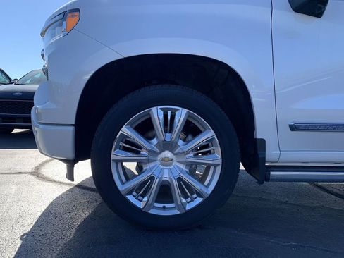 Used 2024 Chevrolet Silverado 1500 High Country w/ High Country Premium Package image 19