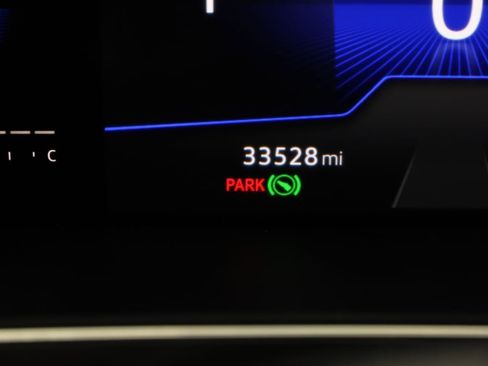 Used 2022 Volkswagen Tiguan SE w/ Panoramic Sunroof Package image 40