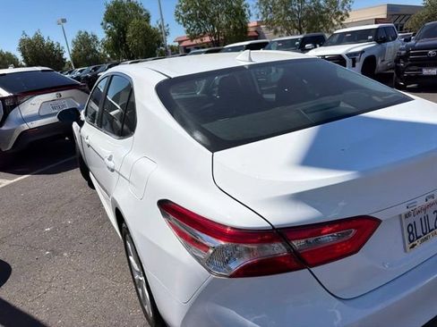 Used 2019 Toyota Camry LE w/ Convenience Package FWD image 12