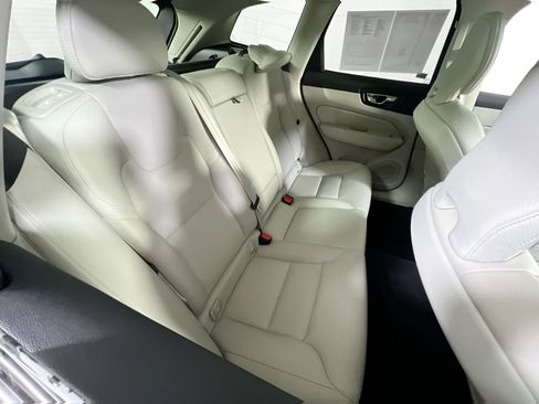 Used 2023 Volvo XC60 B5 Core w/ Climate Package image 27