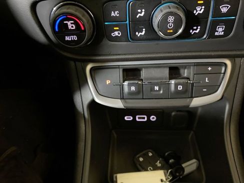 Used 2023 GMC Terrain SLE w/ Driver Convenience Package FWD image 43