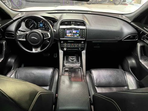 Used 2018 Jaguar F-PACE S AWD/4WD image 9