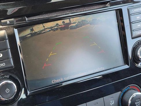 Used 2022 Nissan Rogue Sport S FWD image 12