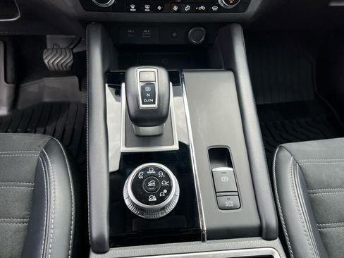 Used 2024 Mitsubishi Outlander SE AWD/4WD image 18