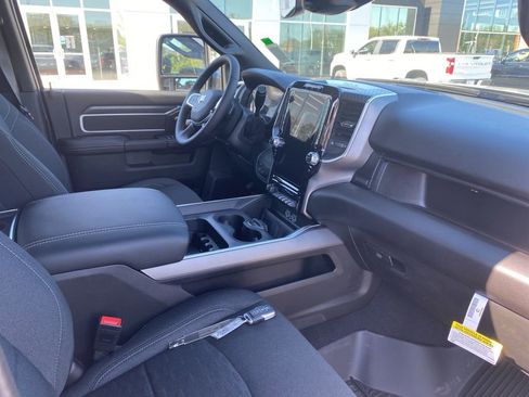 New 2026 RAM 2500 Big Horn AWD/4WD image 12