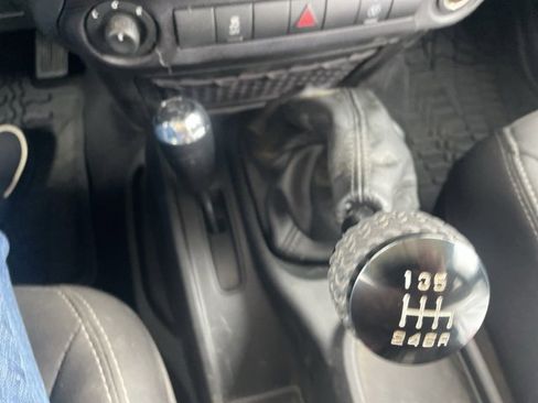 Used 2018 Jeep Wrangler Unlimited Sahara w/ Dual Top Group image 24