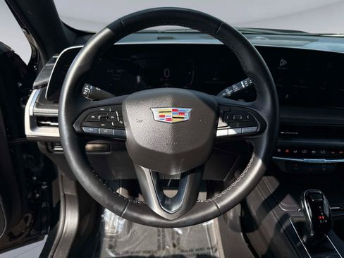 Used 2025 Cadillac XT4 Premium Luxury FWD image 28