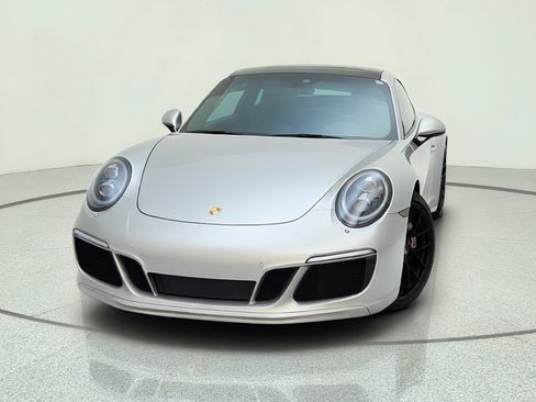 Used 2017 Porsche 911 Carrera GTS RWD image 4