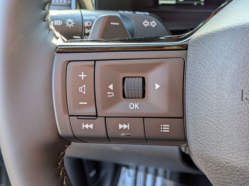 New 2026 Nissan Pathfinder Platinum FWD image 14