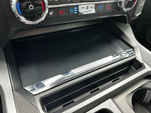 New 2026 Ford F250 Lariat w/ Black Appearance Package image 71