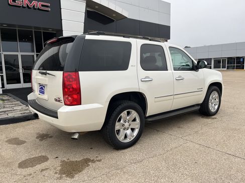 Used 2011 GMC Yukon SLT image 3