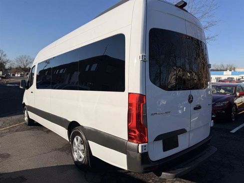 Used 2019 Mercedes-Benz Sprinter 2500 image 4