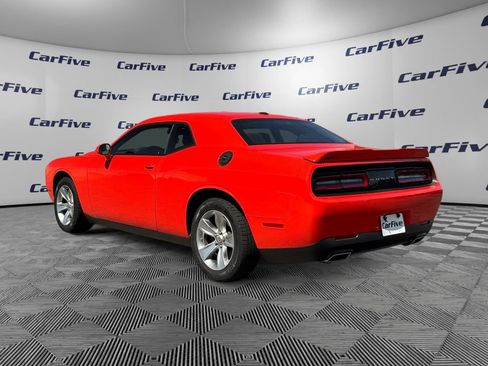 Used 2022 Dodge Challenger SXT RWD image 3