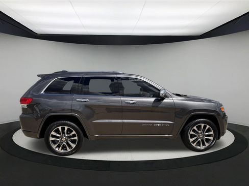 Used 2017 Jeep Grand Cherokee Overland AWD/4WD image 7