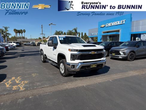 Used 2025 Chevrolet Silverado 2500 LT w/ Convenience Package AWD/4WD image 1