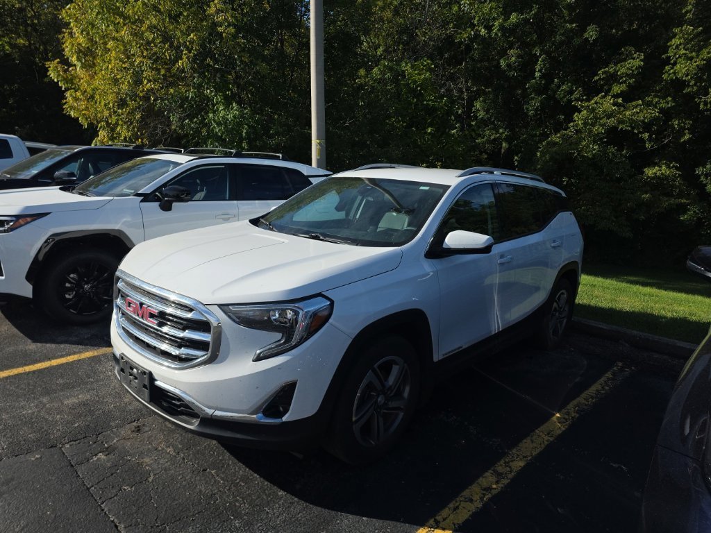 Used 2021 GMC Terrain SLT FWD image 1