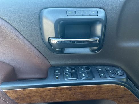 Used 2018 Chevrolet Silverado 1500 High Country image 10