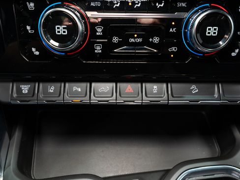 Used 2024 GMC Sierra 2500 Denali w/ Technology Package image 26