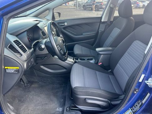 Used 2017 Kia Forte S FWD image 23