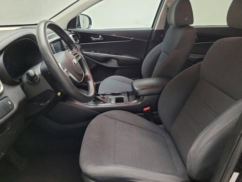 Used 2019 Kia Sorento L image 17