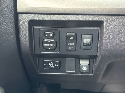 Used 2016 Toyota Tundra SR5 w/ SR5 Upgrade Package AWD/4WD image 21