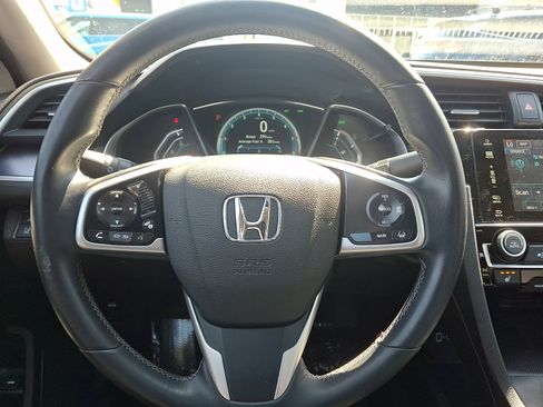 Used 2018 Honda Civic Touring image 19