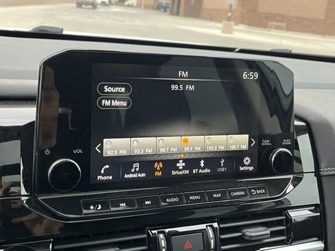 Used 2022 Nissan Pathfinder Platinum w/ Lighting Package (N92) image 28