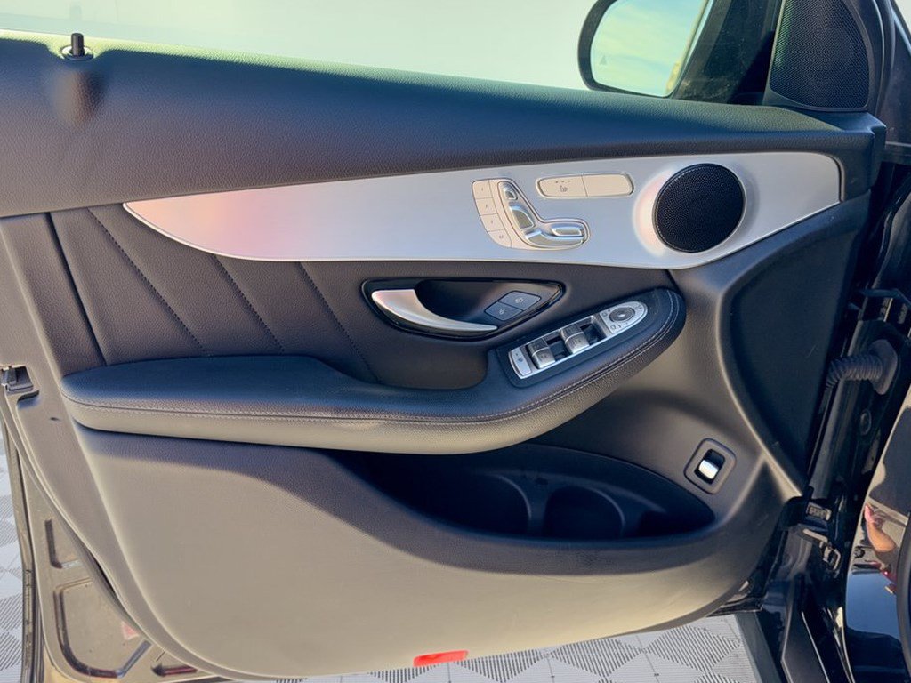 Used 2019 Mercedes-Benz GLC 300 image 14