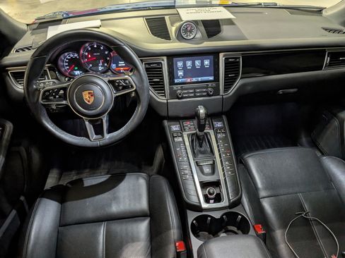Used 2017 Porsche Macan image 8