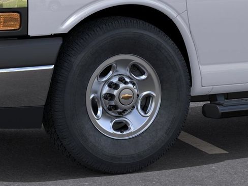 New 2026 Chevrolet Express 3500 LS w/ Chrome Appearance Package RWD image 9