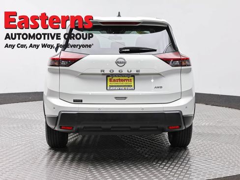Used 2024 Nissan Rogue S AWD/4WD image 6