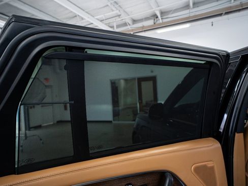 Used 2023 Land Rover Range Rover Long Wheelbase SE image 50