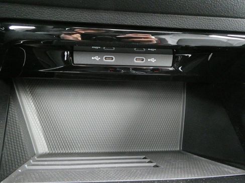 New 2026 Volkswagen GTI SE FWD image 18