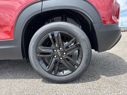New 2026 Chevrolet TrailBlazer LT w/ Midnight Edition FWD image 17