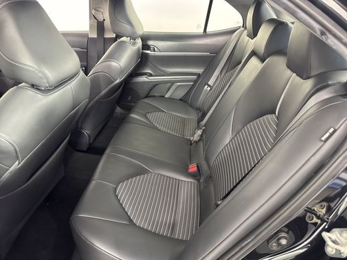Used 2019 Toyota Camry SE image 19