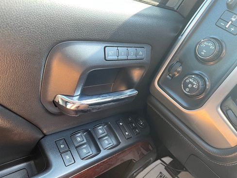 Used 2018 GMC Sierra 1500 SLT AWD/4WD image 22