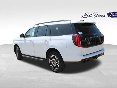 New 2026 Ford Expedition Active image 4