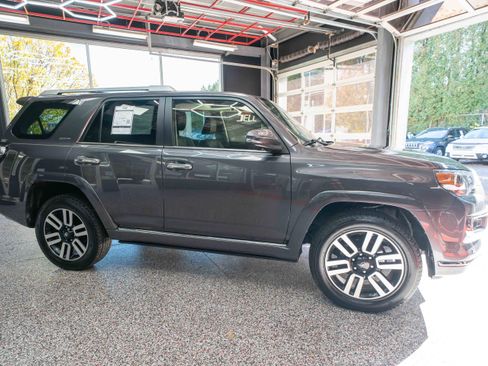 Used 2023 Toyota 4Runner Limited image 5