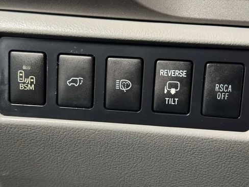 Used 2013 Toyota Sequoia Platinum AWD/4WD image 36