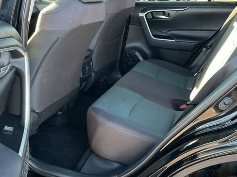 Used 2025 Toyota RAV4 XLE AWD/4WD image 20