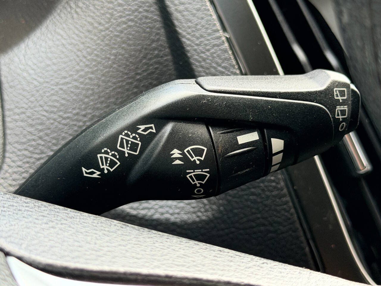 Used 2014 Ford Focus SE FWD image 30