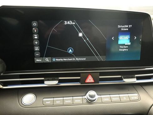 Used 2025 Hyundai Elantra Limited w/ Cargo Package FWD image 21