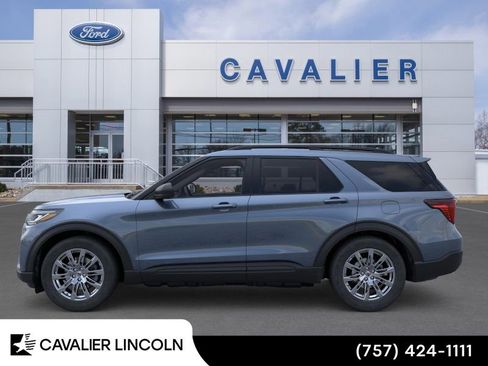 Used 2026 Ford Explorer Active w/ Active Comfort Package AWD/4WD image 3