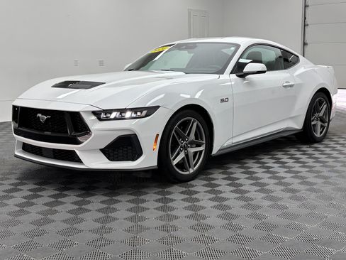Used 2024 Ford Mustang GT Premium RWD image 2