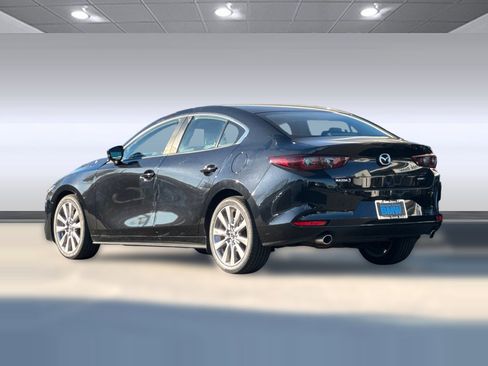Used 2022 MAZDA MAZDA3 s image 3
