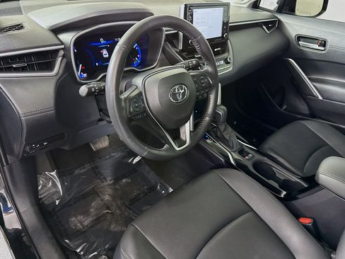 Used 2022 Toyota Corolla Cross XLE FWD image 23