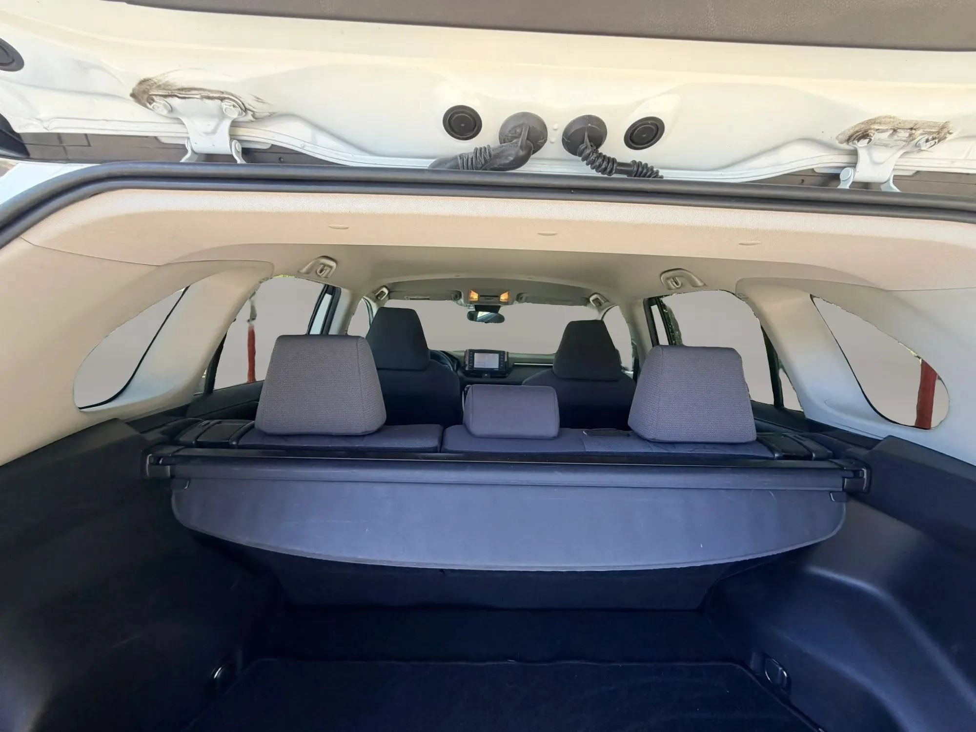Used 2020 Toyota RAV4 XLE w/ Carpet Mat Package AWD/4WD image 24