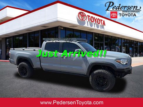 Used 2020 Toyota Tacoma TRD Off-Road w/ TRD Premium Off Road Package AWD/4WD image 1