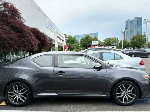 Used 2014 Scion tC FWD image 7
