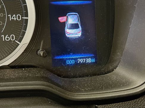 Used 2021 Toyota Corolla LE image 19